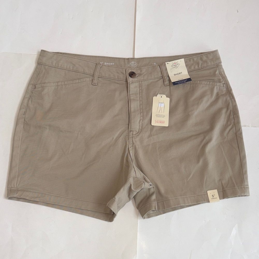 NWT Ladies St. John's Bay Secretly Slender Tan Mid Rise 5” Inseam Shorts Size 16